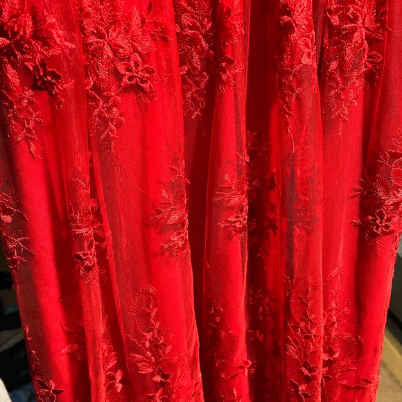 Gosh this dress is amazing but it does not fit me any longer - Picture 6 of 8